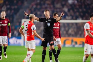 Pořadatelé i policie chtěli v derby pokračovat, Sparta to odmítla. Rouček prozradil podrobnosti